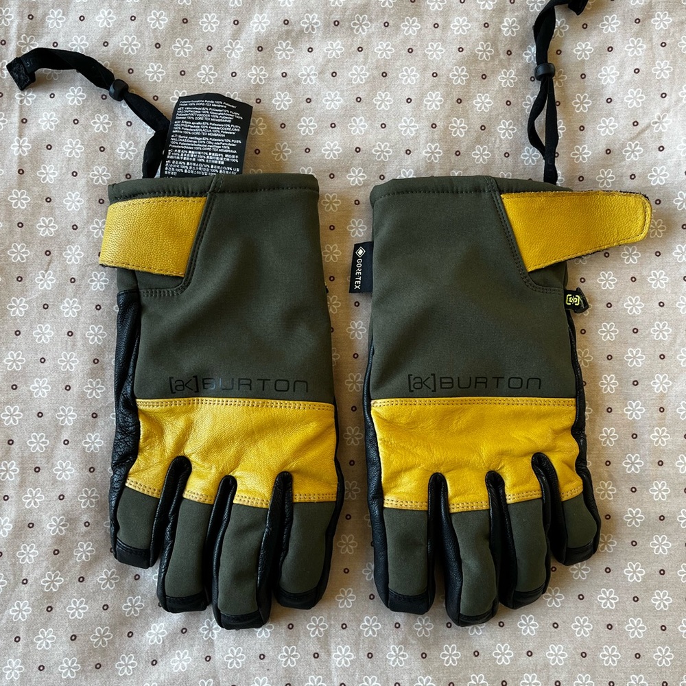 Burton Gore-tex gloves